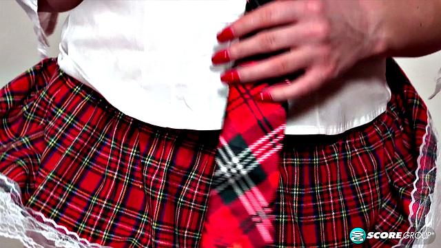 талия скачет и берет двойное проникновение