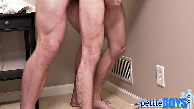 Corporate welcomed by petite twink lover