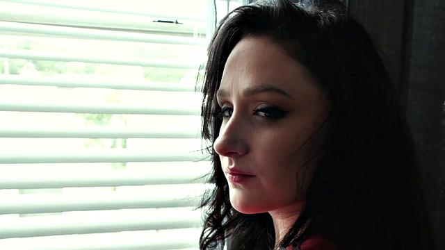 Nyx Monroe: Topheavy & Tight