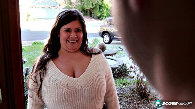 Busty Remi offers her body to her neighbor