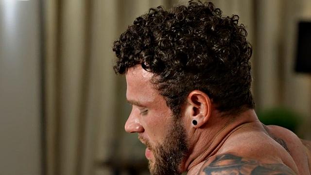 Powerful inked hunk rimming femboyish jock