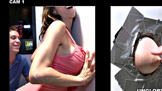 Straight amateur sucked at gloryhole by gay