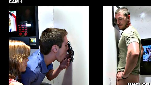 Straight amateur sucked at gloryhole by gay