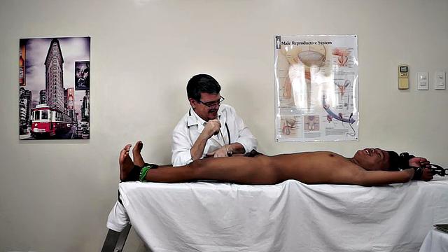 Russel arrives at Doctor Tickle's clinic for some foot service. Gay foot worship is now a common treatment at Doctor Tickle's clinic.