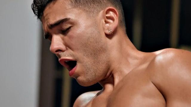 Str8 nympho dude fucked by perverted stud in anal