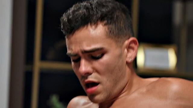 Str8 nympho dude fucked by perverted stud in anal