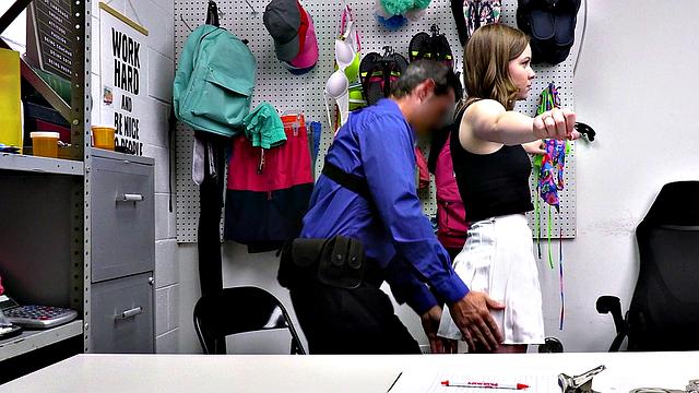 Case No. 7906217 - Red-Mouthed