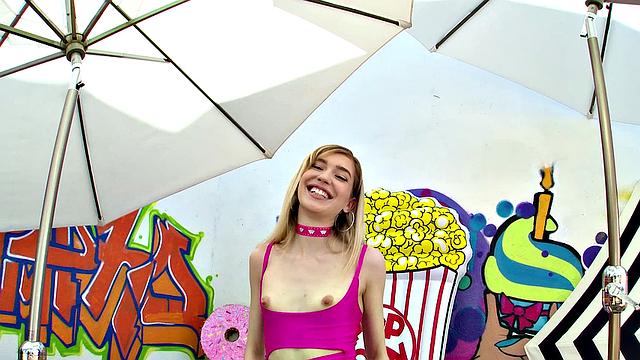 Mackenzie Is A Squirting Machine