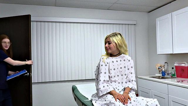 доктор осмотрел минкс и устроил ей проверку на прочность