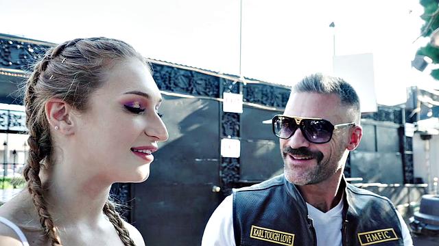 Skylar Snow - Third Wheel