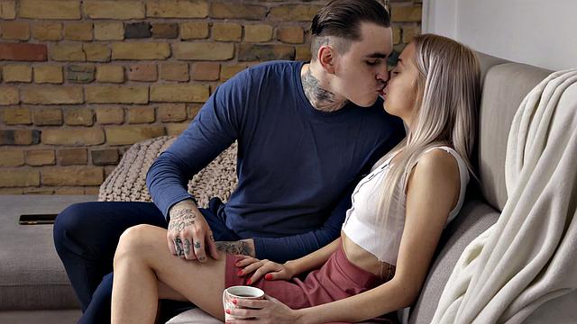 18videoz - Bernie Svintis - Casual teen sex in a big city