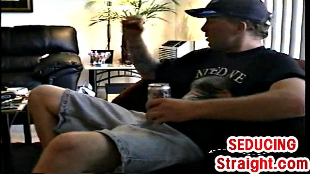 Str8 guy 1st time gets sucked by gaydaddy at home