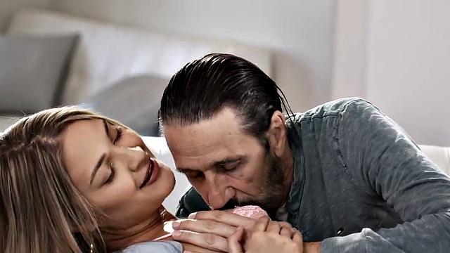 Big Booty Babe Passionately Rammed by Boss after Teasing