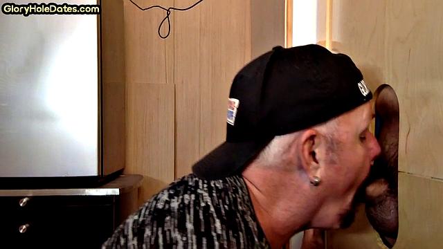 Gloryhole daddy blowing dick before tugjob for cum