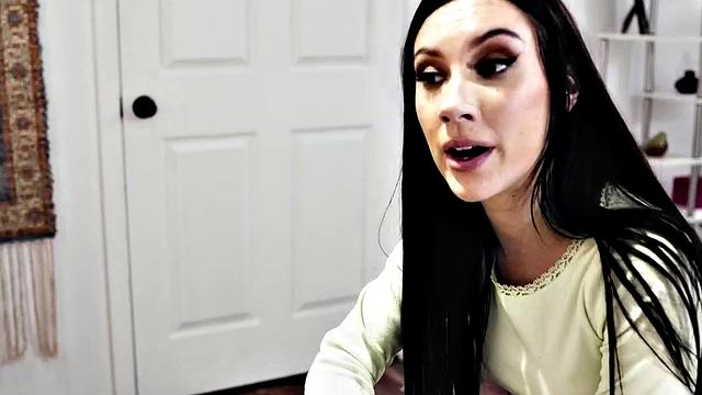 Lez stepsister seduces in scissoring while alone