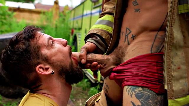 Uniformed gay deepthroated outdoors before bareback sex