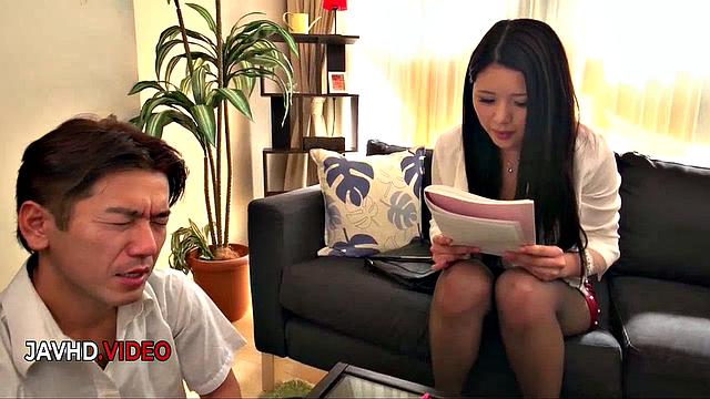 Seductive Office Girl Delivers Topnotch Blowjob Amazement