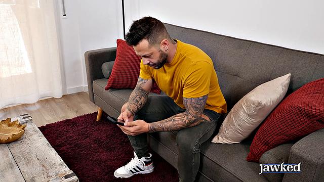 Gay Hunk Gets A Hot Hookup