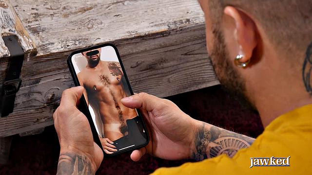 Gay Hunk Gets A Hot Hookup