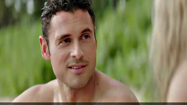 Radha Mitchell Cleavage & Tiera Skovbye Bikini