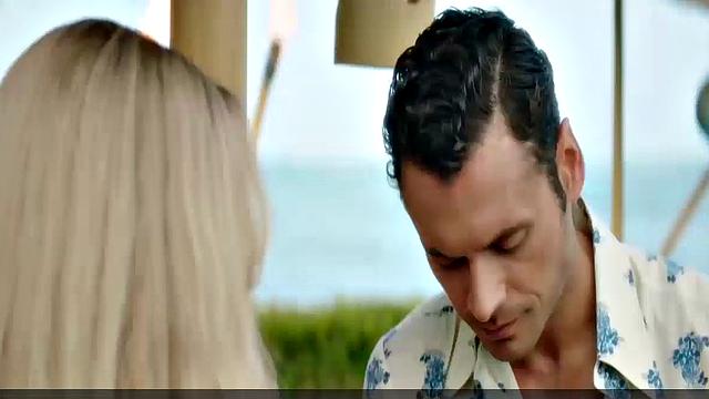 Radha Mitchell Cleavage & Tiera Skovbye Bikini