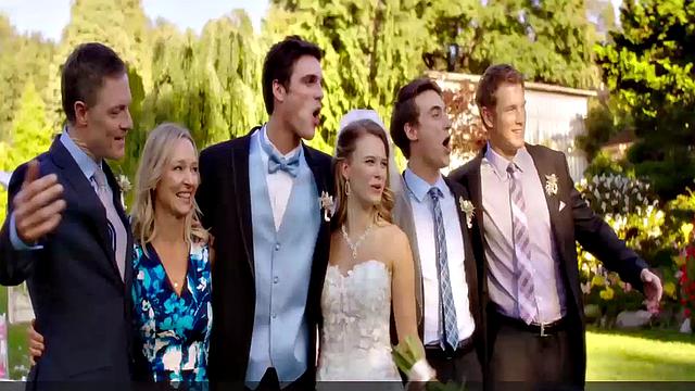 Radha Mitchell Cleavage & Tiera Skovbye Bikini