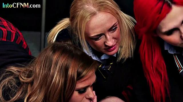 Gorgeous CFNM baes give HJ to lucky guy