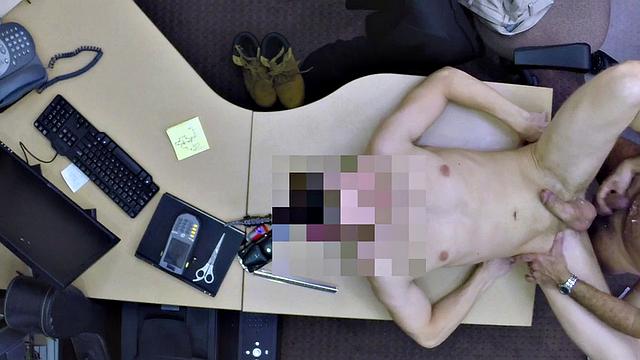 Amateur gaypawn fucks shop owner in office until facial