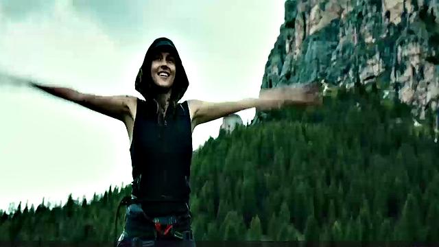 Teresa Palmer gets down and dirty in the sun with her bikini on!