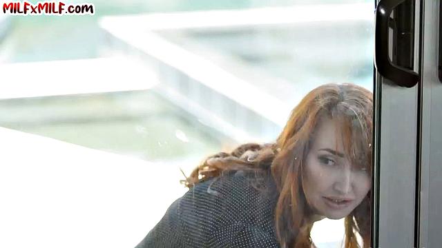 Gorgeous MILFs having fun in a threesome