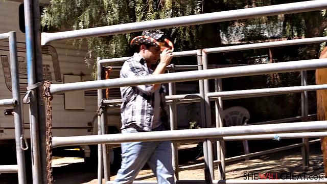 Aaliyah Love gets stood up by her husband