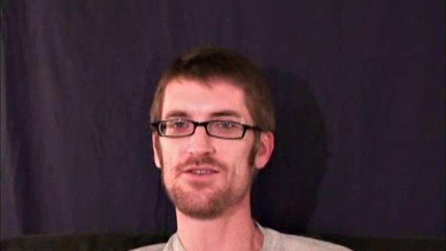 зрелые руки доводят anthony до мощного оргазма