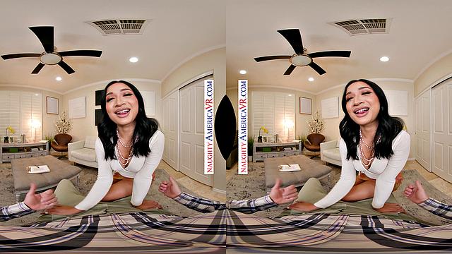 Зрелая риэлторша Эвери Блэк сосет и трахается с клиентом на показе квартиры.