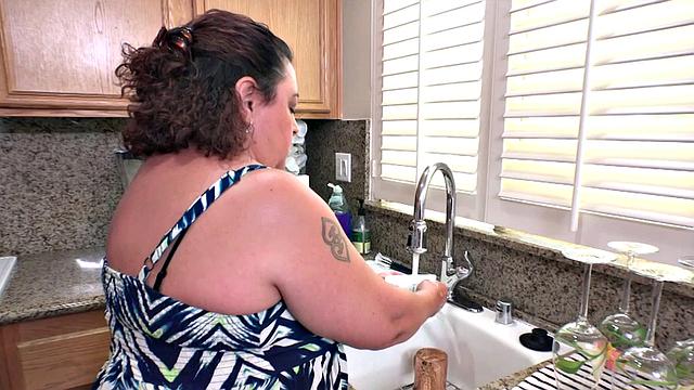 Mature Plumper Wife Lacy Gets Anal