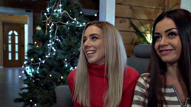 Hostel cocksucking model babes pleasing owner in 3way