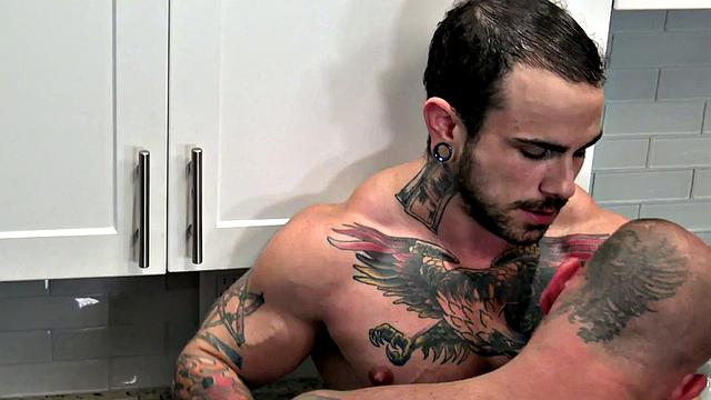 Operated jock fucked by hunk in kitchen assdrilling