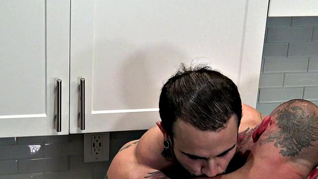 Operated jock fucked by hunk in kitchen assdrilling