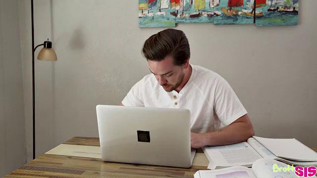 My Step Sister Sucked My During Online Class - S14:E7