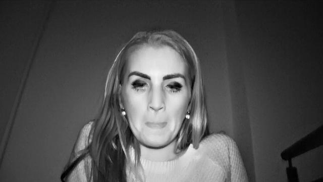 Beautiful slim brunette accepts cash for sex deal