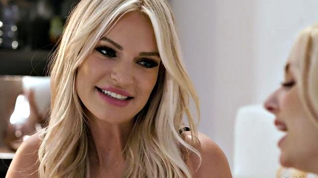 Scissoring busty MILF facesitted by 21yo lez