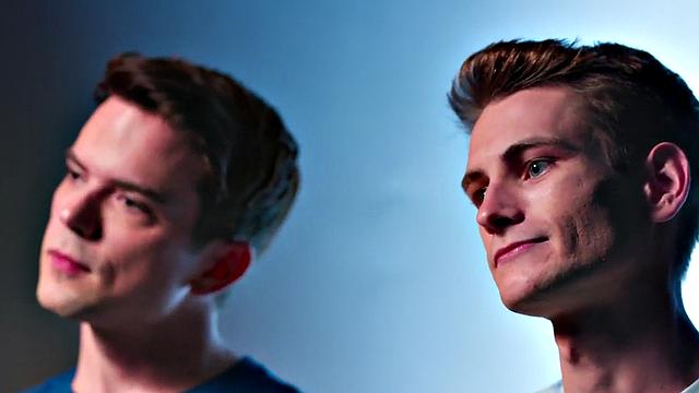 Tattooed stud rims and fucks skinny after casting