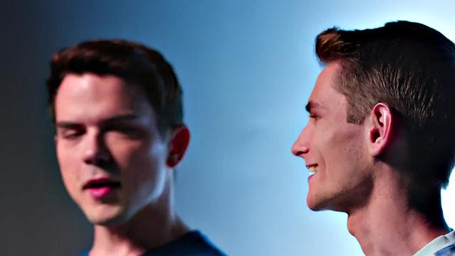 Tattooed stud rims and fucks skinny after casting