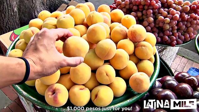 Colombian babe fucks on her lunch break