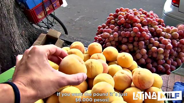 Colombian babe fucks on her lunch break