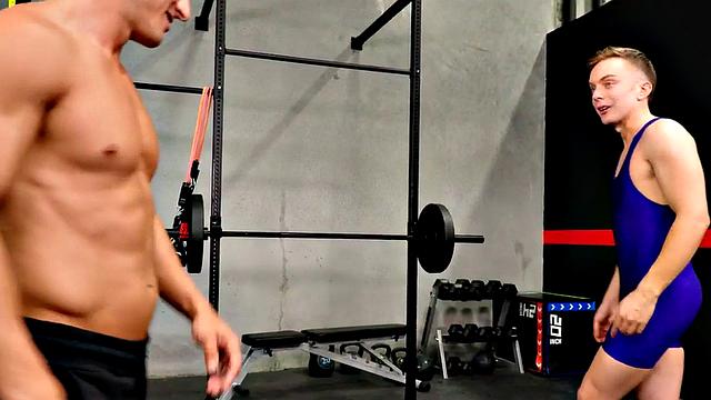 Sportive stud barebacked in locker room