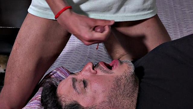 Home amateur chubby DILF 3some with top 21yo Latinos