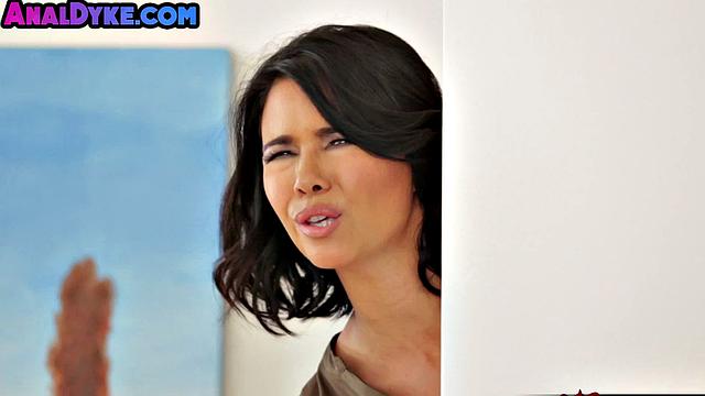 Horny les analtoyed by stunning GF