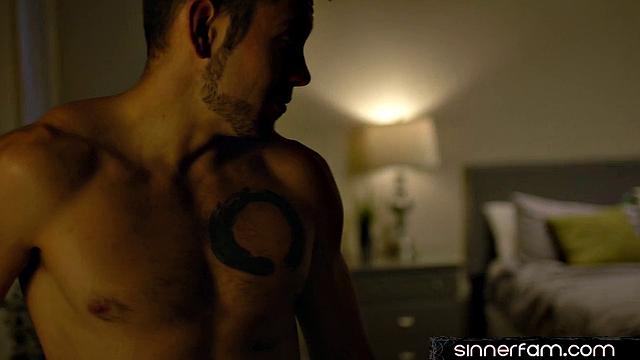 Stunning Babe Enjoys Pussy Drilling