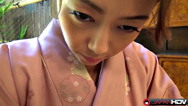 Kimono Lady Maki Hojo is a real japanese beauty
