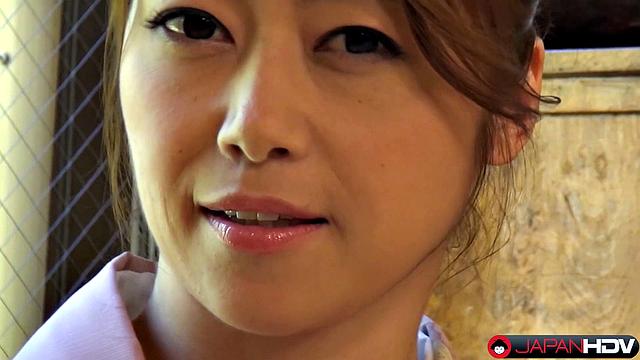 маки ходзё в кимоно демонстрирует свою японскую красоту